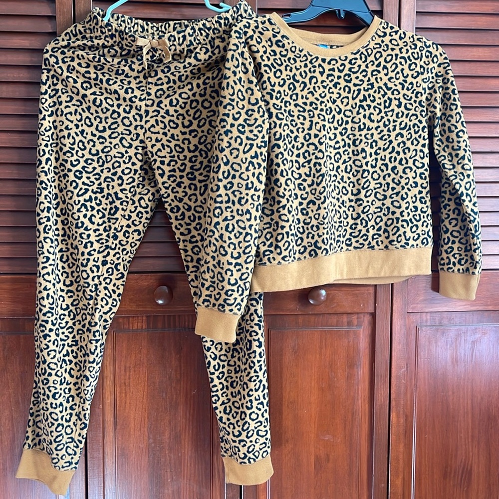 Old navy sets for 14-16 XL girls